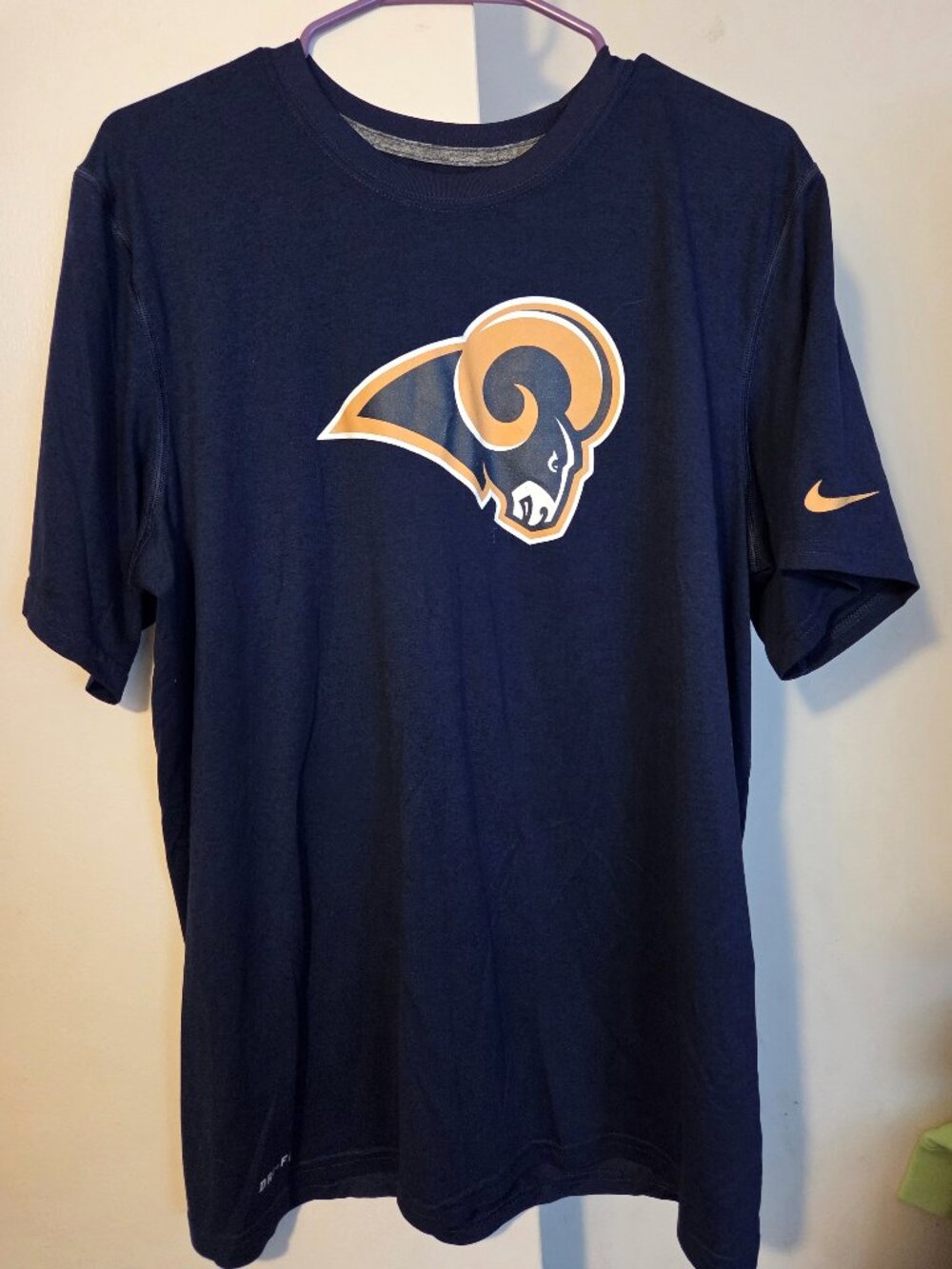 Mens NFL rams nike shirt size large